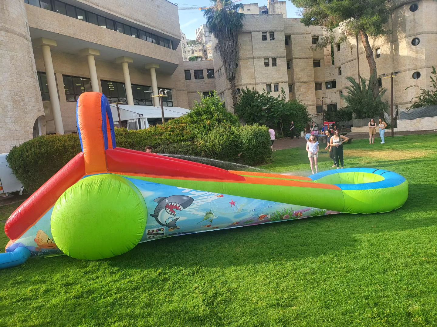 השכרת מגלשת קצף – תמונה 4