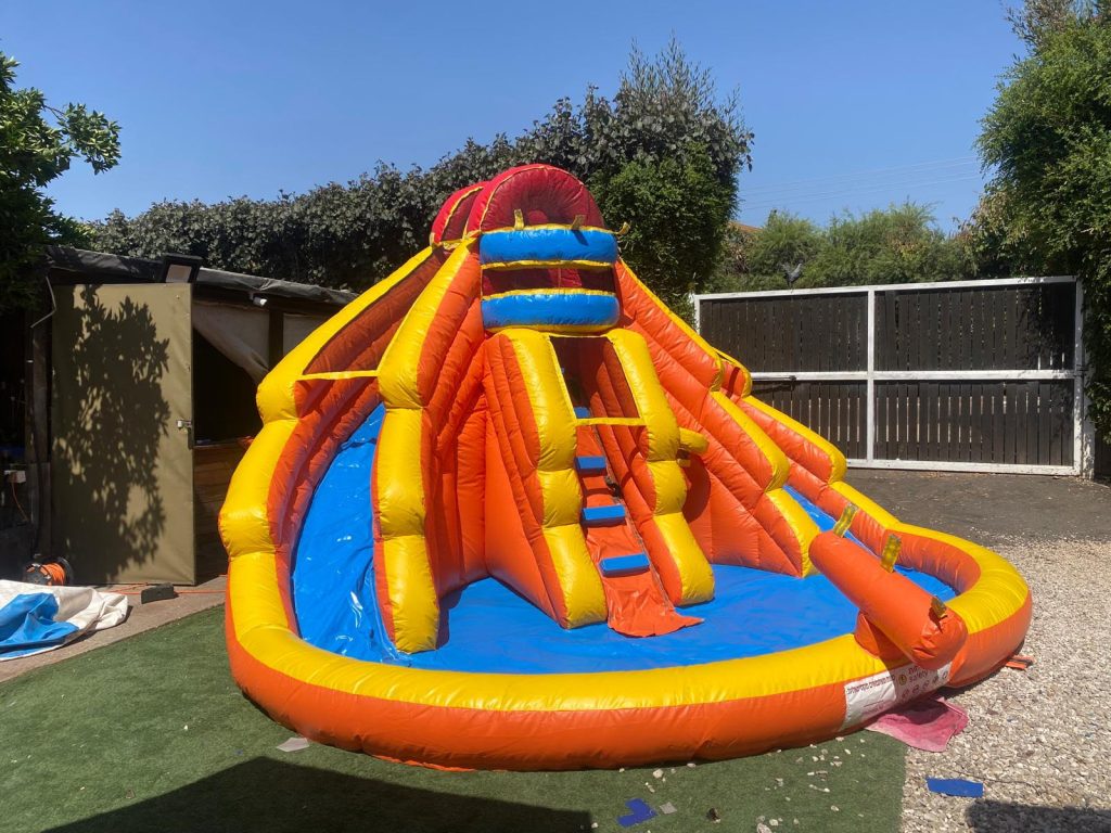השכרת פארק מים צונמי מגלשה כפולה